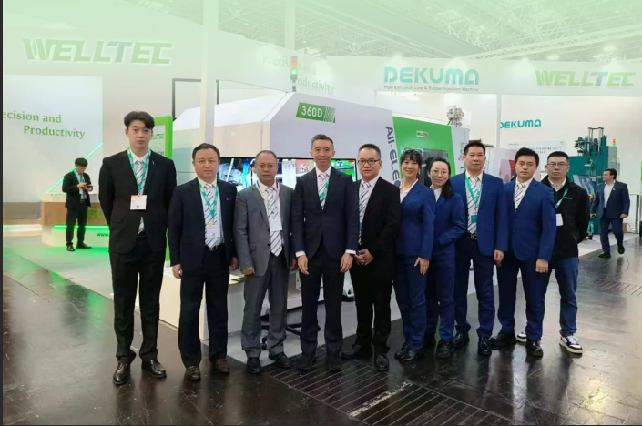 K 2025 完美落幕，華大機(jī)械攜創(chuàng)新技術(shù)贏(yíng)得全球客戶(hù)贊譽(yù)！